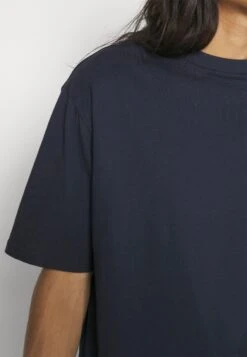 YOURTURN 3Pack Unisex - T-Shirt Basic - Olive, Beige, Dark Blue -Stijlvolle Herenkleding Winkel 1e075a2d112d48c99ff250af538b6565