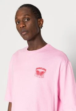 YOURTURN Nostalgia Future Tee Unisex - T-Shirt Print - Pink -Stijlvolle Herenkleding Winkel 2c7e9a8267c24ab68707f78a01b1d56e