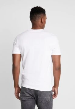 Pier One 3 Pack - T-Shirt Basic - White 10 Pier One 3 Pack - T-Shirt Basic - White -Stijlvolle Herenkleding Winkel 390617d256dd4fe89b3c53ee69ac72d4