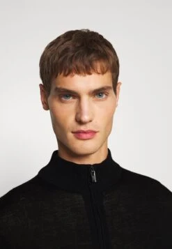 Emporio Armani Cardigan - Vest - Nero 13 Emporio Armani Cardigan - Vest - Nero -Stijlvolle Herenkleding Winkel 39b112738dfd46ca80ea804faf62f3ef