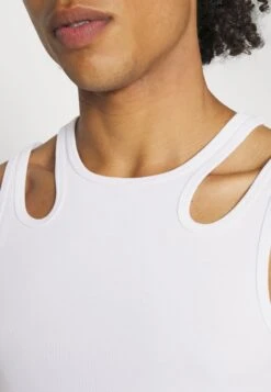 YOURTURN Unisex - Top - White -Stijlvolle Herenkleding Winkel 4481c7c0d47a4d83b26aed8753b9f6ab