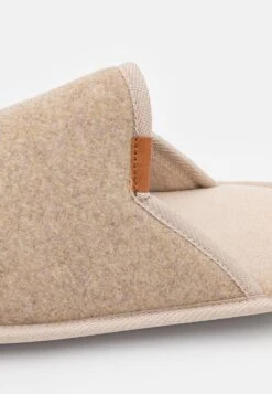 Pier One Pantoffels - Beige -Stijlvolle Herenkleding Winkel 4bb8e183218649be8d160cd154643fa0