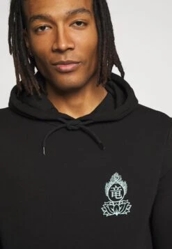 YOURTURN Hoodie - Black 15 YOURTURN Hoodie - Black -Stijlvolle Herenkleding Winkel 4c825b30c3bf4d60ab23acf9d91d2d66