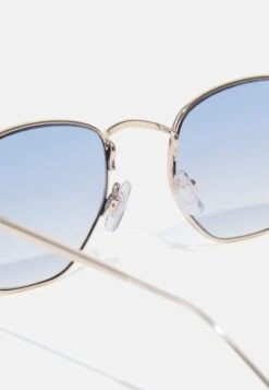 Pier One Unisex - Zonnebril - Light Blue 8 Pier One Unisex - Zonnebril - Light Blue -Stijlvolle Herenkleding Winkel 5579151b1f8843b1ac6ca84bcea681e0