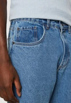 Redefined Rebel Kyoto - Relaxed Fit Jeans - Mid Blue 11 Redefined Rebel Kyoto - Relaxed Fit Jeans - Mid Blue -Stijlvolle Herenkleding Winkel 6abd84cfe714478d8aa598dc7e8c7583