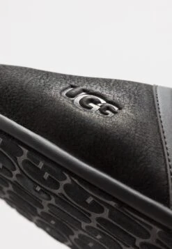 Ugg Scuff - Pantoffels - Black 13 Ugg Scuff - Pantoffels - Black -Stijlvolle Herenkleding Winkel 70f203e066234c8cbc3f3ebb69f2e5e9