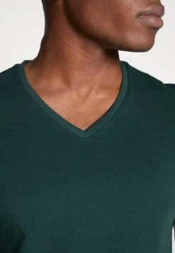 Pier One 3 Pack- T-Shirt Basic - Black, Grey, Green -Stijlvolle Herenkleding Winkel 75d8e7abd9c649fe8ff382e42bf08591