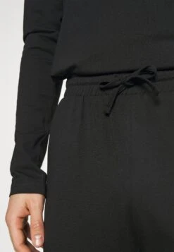 Pier One Pyjama - Black 13 Pier One Pyjama - Black -Stijlvolle Herenkleding Winkel 842cc55e81224f6ca06ad94aae25d25c