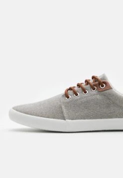 Pier One Unisex - Sneakers Laag - Light Grey 13 Pier One Unisex - Sneakers Laag - Light Grey -Stijlvolle Herenkleding Winkel 8f5660aa856d43a69db14e309615dd5c