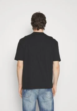 YOURTURN Fallen Schoolzi - T-Shirt Print - Black -Stijlvolle Herenkleding Winkel 92ad55668a4147798c7b544728548f53