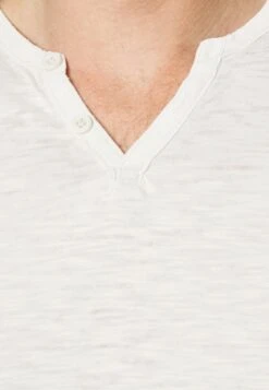 Pier One T-Shirt Basic - Off-White -Stijlvolle Herenkleding Winkel 98d0da50953649dd880949f058c3b43f