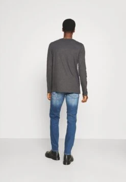 Pier One 2 Pack - Longsleeve - Dark Grey/Black 10 Pier One 2 Pack - Longsleeve - Dark Grey/Black -Stijlvolle Herenkleding Winkel a601e52fa7974b079f93b858d4b782ec