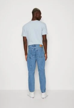 Redefined Rebel Kyoto - Relaxed Fit Jeans - Mid Blue 10 Redefined Rebel Kyoto - Relaxed Fit Jeans - Mid Blue -Stijlvolle Herenkleding Winkel b6500c6f00304540b967423306618b51