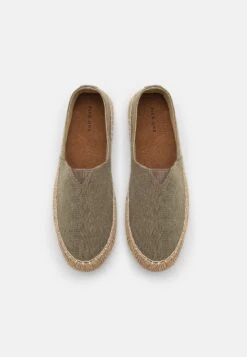Pier One Espadrilles - Brown 11 Pier One Espadrilles - Brown -Stijlvolle Herenkleding Winkel b8b6a1b5c8f4462e91558b6bd6046520