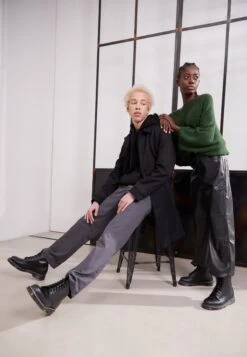 Dr. Martens 1460Boot - Veterboots - Black/White 13 Dr. Martens 1460Boot - Veterboots - Black/White -Stijlvolle Herenkleding Winkel badc1a94ddf94fccbe367d1e59e0dfe4