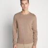 Pier One Basic Crewneck - Trui - Mottled Beige 2 Pier One Basic Crewneck - Trui - Mottled Beige -Stijlvolle Herenkleding Winkel cc4d98d60e7a447cbbb2e3da965107ff