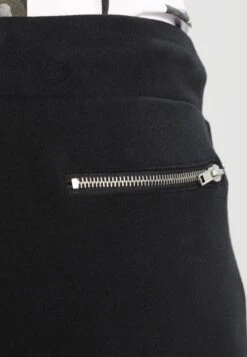 Pier One Biker Jogger - Trainingsbroek - Black -Stijlvolle Herenkleding Winkel d14f4d3e23264a23856a525cf94a989d