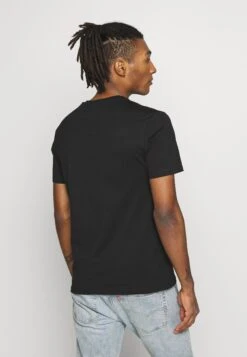 YOURTURN T-Shirt Print - Black -Stijlvolle Herenkleding Winkel de2d715832054984bb7036fcf386e8c4