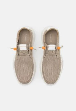 Pier One Sneakers Laag - Beige 11 Pier One Sneakers Laag - Beige -Stijlvolle Herenkleding Winkel e1e11fb9800f406ebbfc2036aeac7718