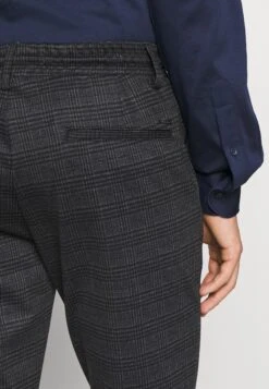 Indicode Jeans Eberlein With Rolled Up - Broek - Macan Grey 13 Indicode Jeans Eberlein With Rolled Up - Broek - Macan Grey -Stijlvolle Herenkleding Winkel fd5249d436484b83a2c7ef2e7b78be8c